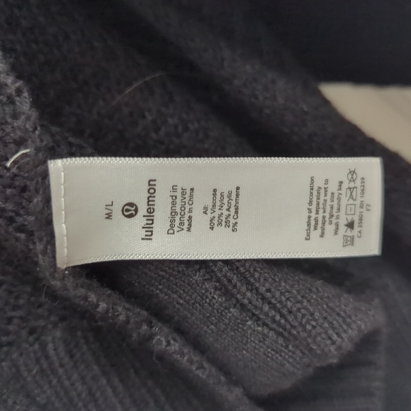 Lululemon Knit Black Zip Up Sweater Wrap Size M/L New - Picture 3 of 5
